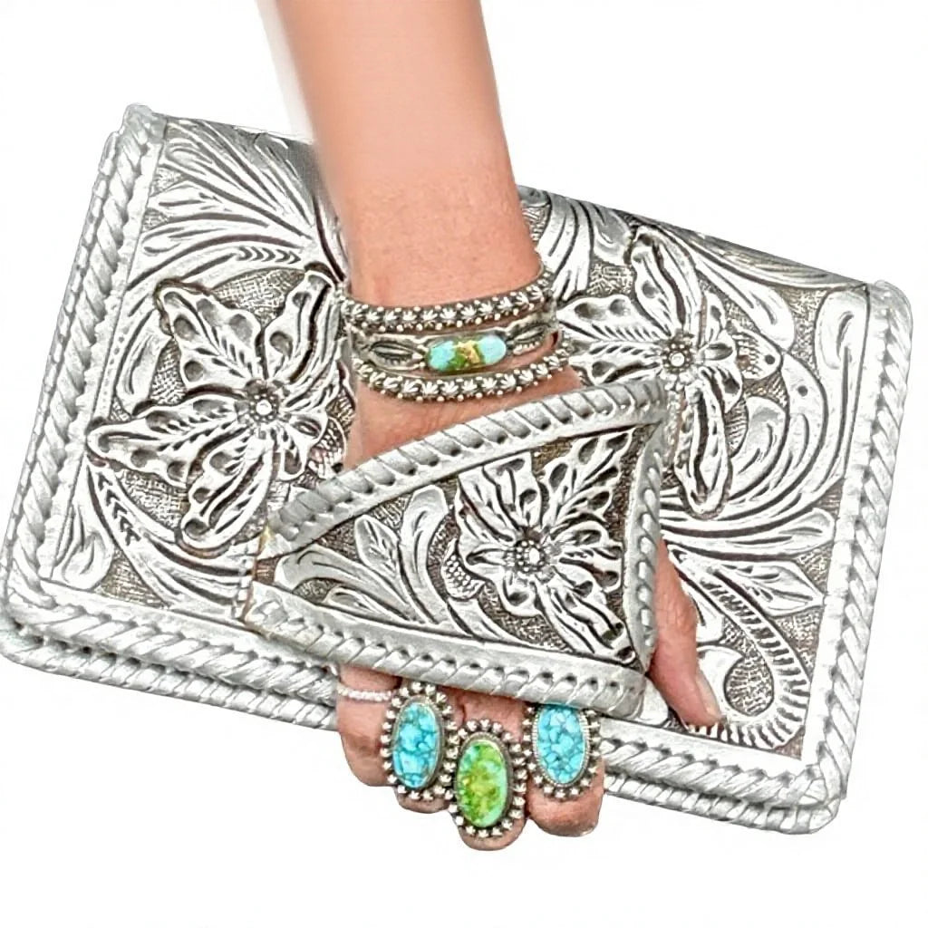 2026 New HK Fashion Western Style Handbag Vintage PU Silver Embossed Large Capacity Handbag for Women Portable Handbag