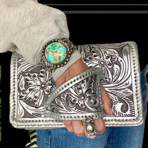 2026 New HK Fashion Western Style Handbag Vintage PU Silver Embossed Large Capacity Handbag for Women Portable Handbag